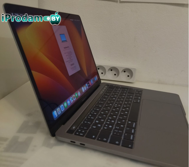 MacBook Pro 2019, 13-inch, Four Thunderbolt 3 ports.