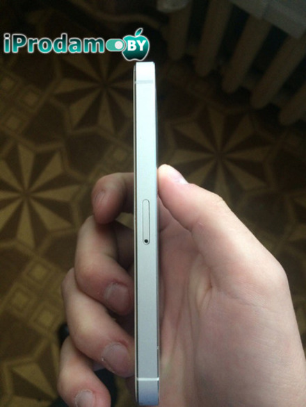 Продам iPhone 5S 32 GB Silver в отличном состоянии