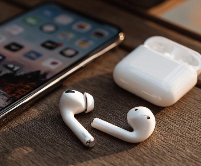 Почему AirPods вдруг перестают дружить с iPhone и как быстро вернуть их к жизни