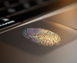 Палец не узнают: как оживить Touch ID на MacBook Pro 2021